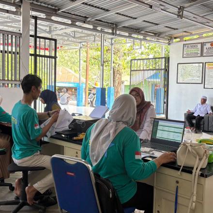 Pelayanan Dukcapil Hadir di Kantor Desa Tanah Abang untuk Mempermudah Administrasi Warga Desa 